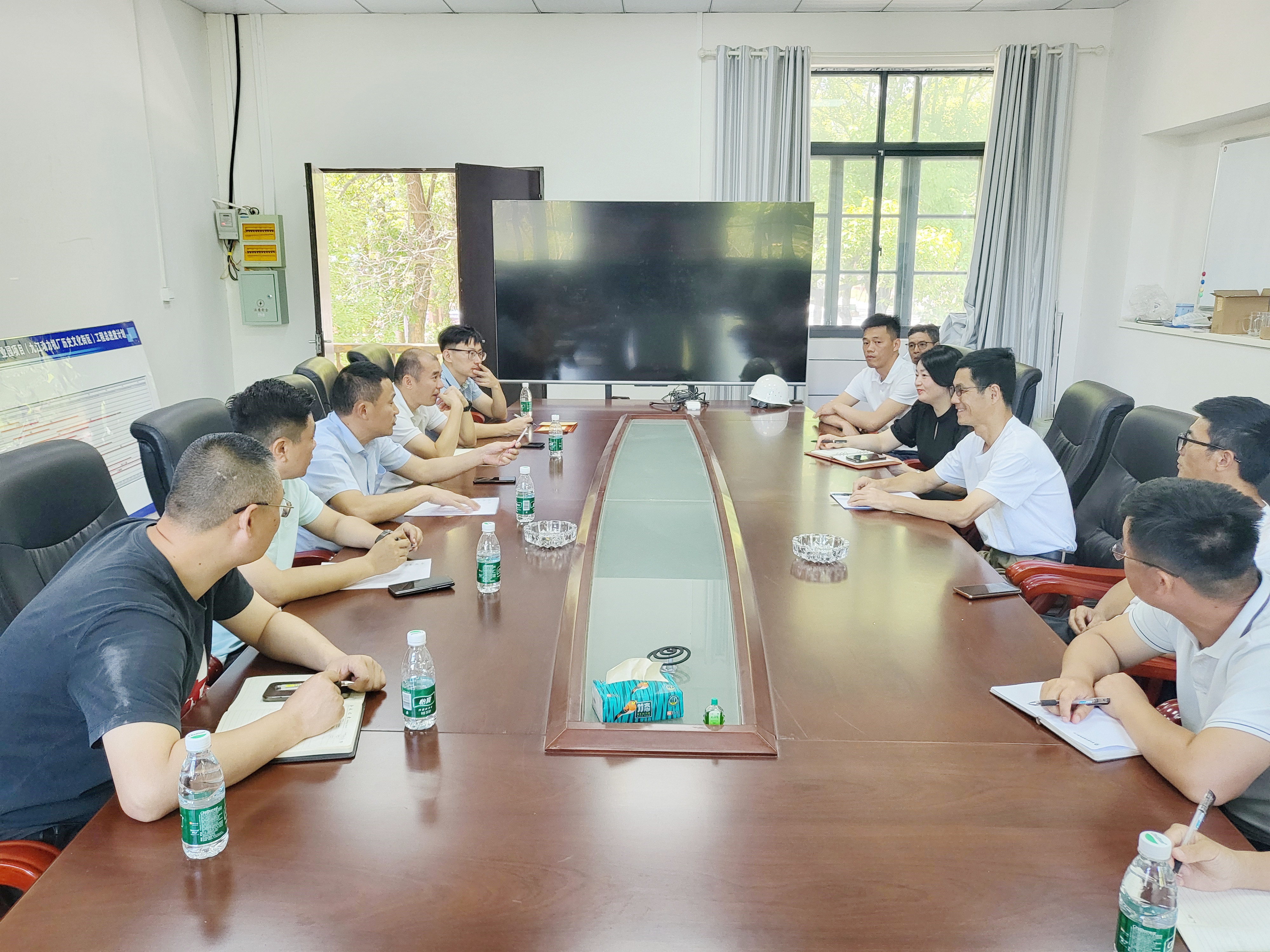 市國(guó)控集團(tuán)黨委副書(shū)記、總經(jīng)理項(xiàng)飛主持召開(kāi)九動(dòng)文創(chuàng)園項(xiàng)目建設(shè)推進(jìn)會(huì)